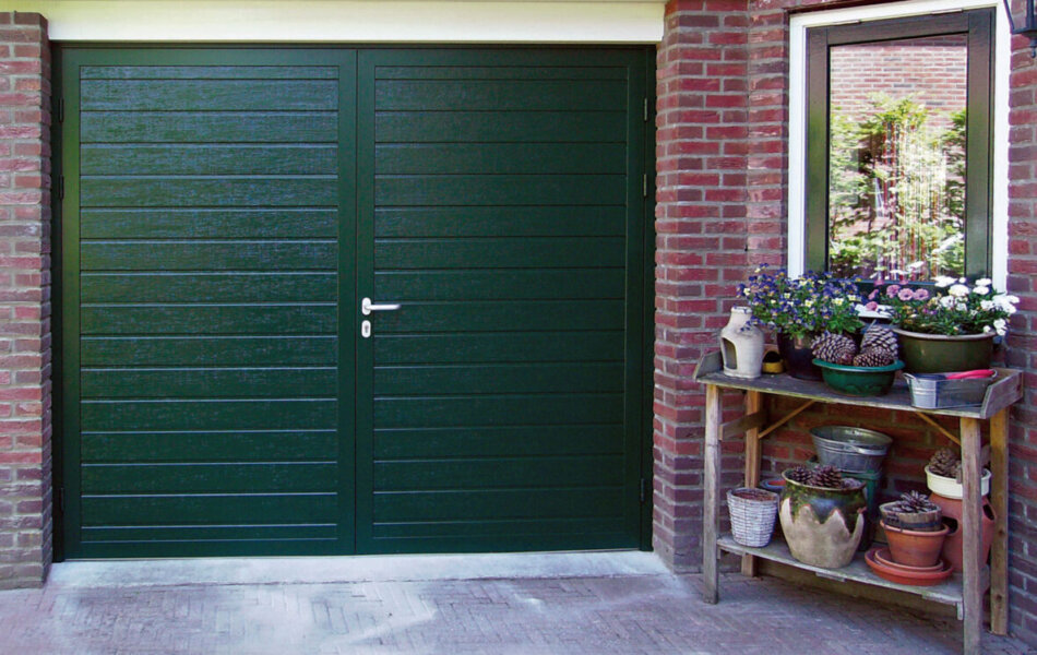 openslaande garagedeuren groen